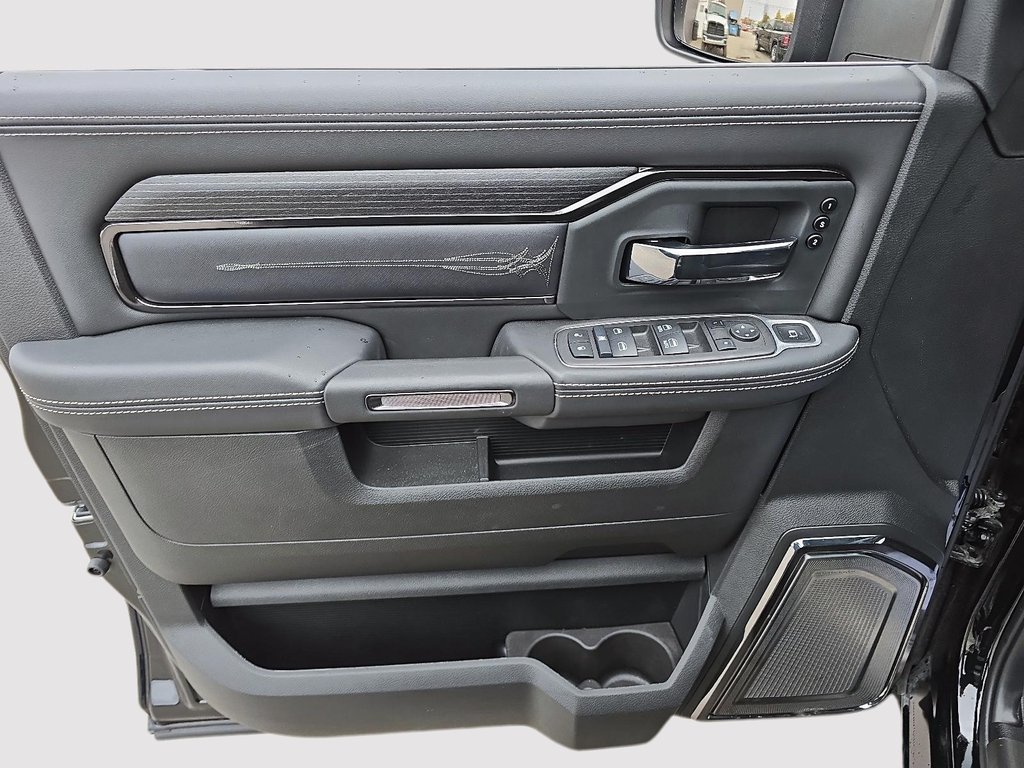 Ram 5500 Chassis LIMITED 4X4 CREW CAB // 60 CA // DIESEL 2024 à Sherbrooke, Québec - 11 - w1024h768px