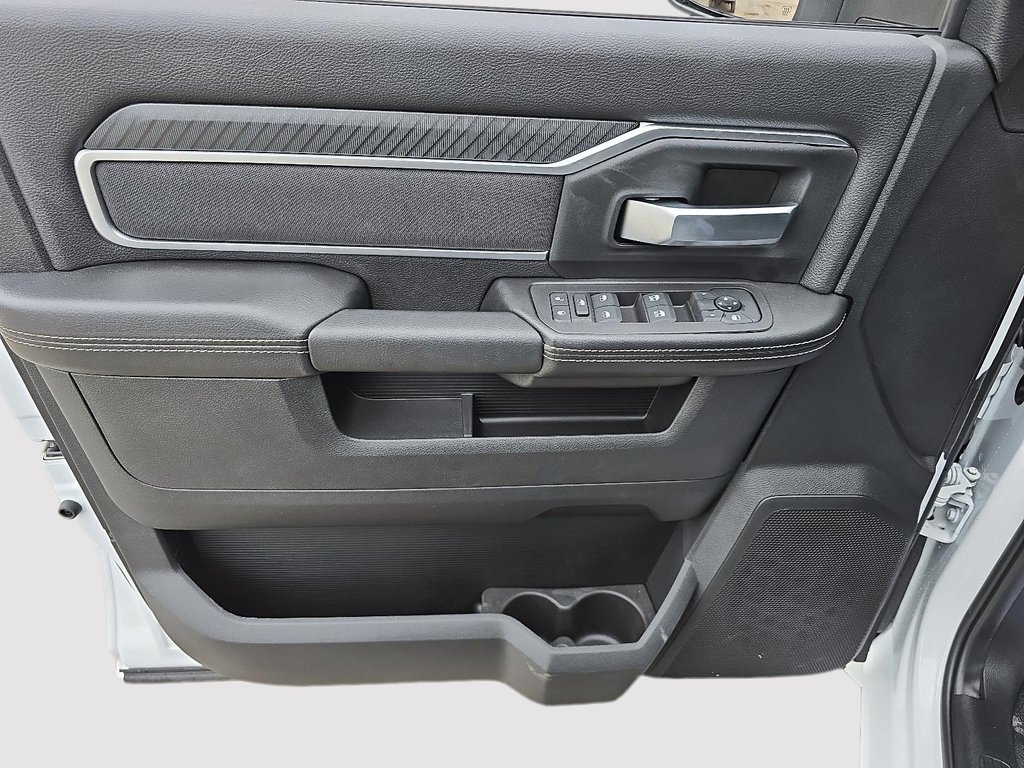 Ram 5500 BIG HORN 2025 à St-Jean-Sur-Richelieu, Québec - 11 - w1024h768px