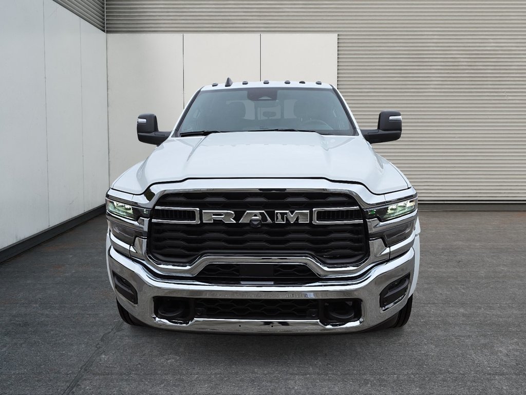 Ram 5500 BIG HORN 2025 à St-Jean-Sur-Richelieu, Québec - 2 - w1024h768px