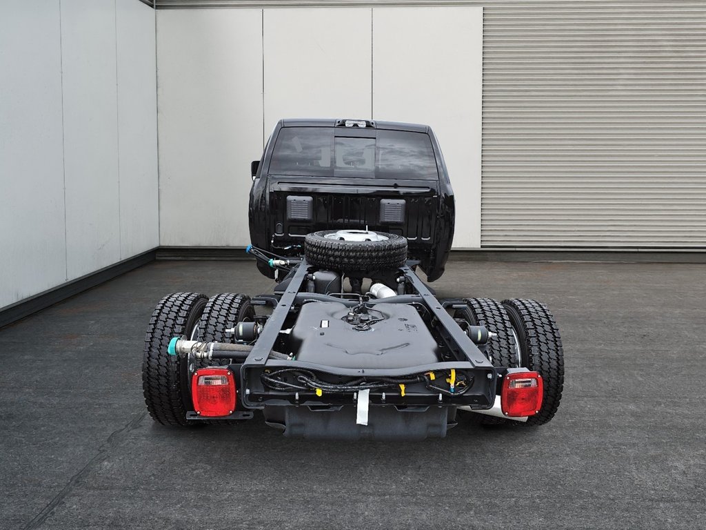 2025 Ram 5500 BIG HORN in St-Jean-Sur-Richelieu, Quebec - 3 - w1024h768px