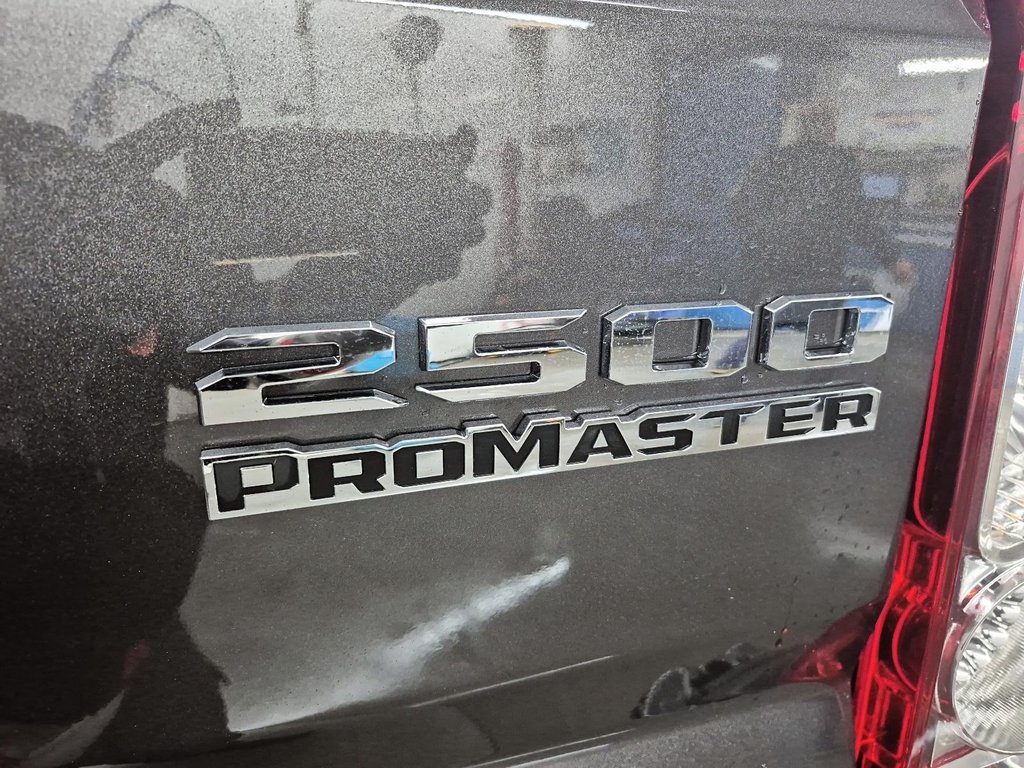 Ram Promaster Cargo Van 2500 SLT+ 2025 à St-Jean-Sur-Richelieu, Québec - 6 - w1024h768px