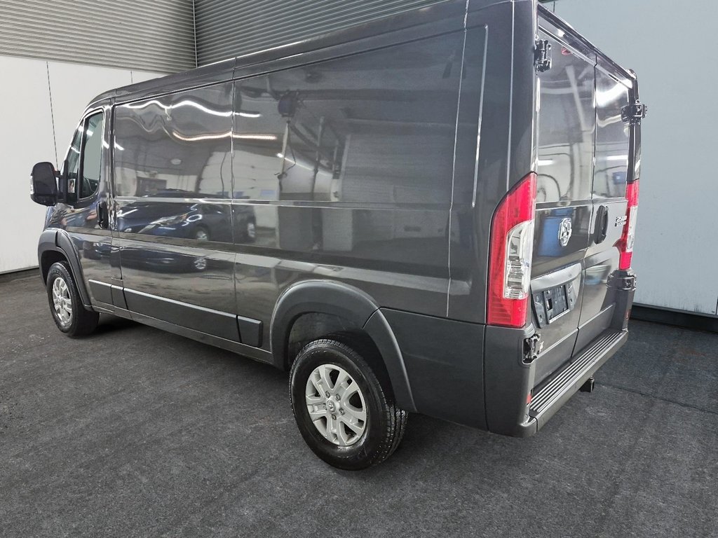 Ram Promaster Cargo Van 2500 SLT+ 2025 à St-Jean-Sur-Richelieu, Québec - 4 - w1024h768px