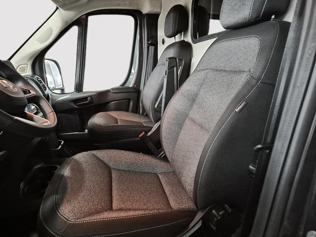 Ram Promaster Cargo Van 2500 SLT+ 2025 à St-Jean-Sur-Richelieu, Québec - 9 - w1024h768px