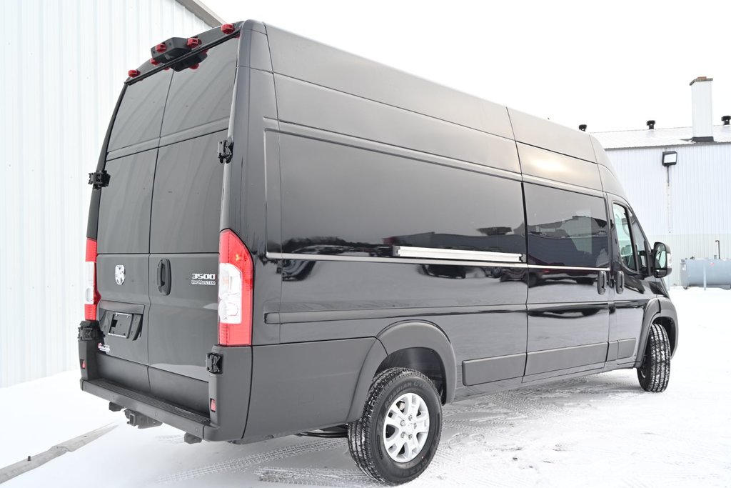 Ram PROMASTER CARGO VAN 3500 SLT 2025 à St-Jean-Sur-Richelieu, Québec - 4 - w1024h768px