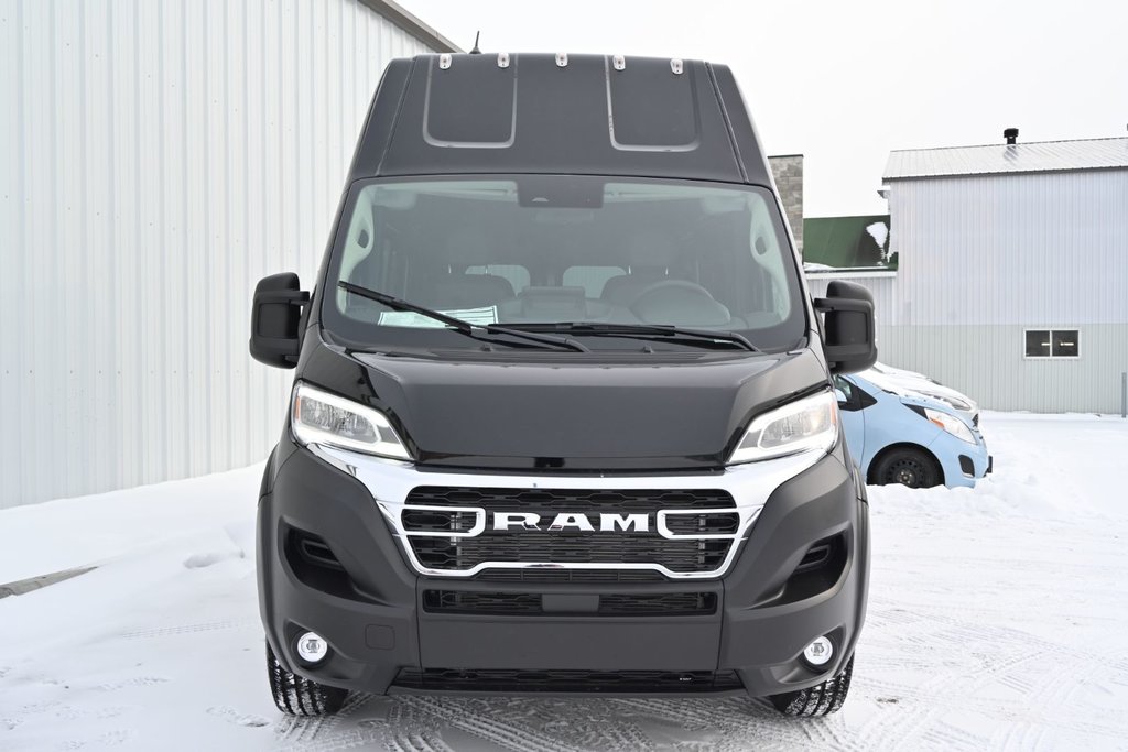 Ram PROMASTER CARGO VAN 3500 SLT 2025 à St-Jean-Sur-Richelieu, Québec - 3 - w1024h768px