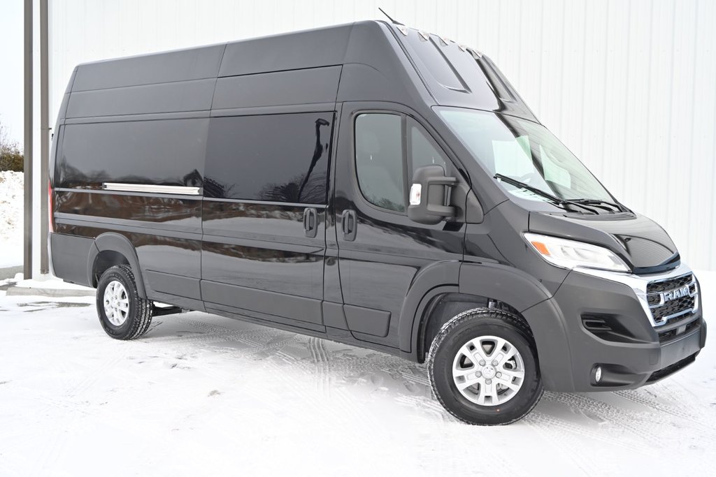 Ram PROMASTER CARGO VAN 3500 SLT 2025 à St-Jean-Sur-Richelieu, Québec - 2 - w1024h768px