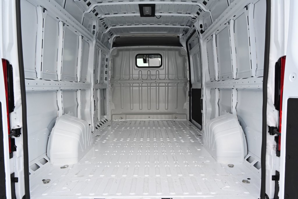 2025 Ram PROMASTER CARGO VAN 3500 TRADESMAN W/ PASS SEAT in St-Jean-Sur-Richelieu, Quebec - 7 - w1024h768px