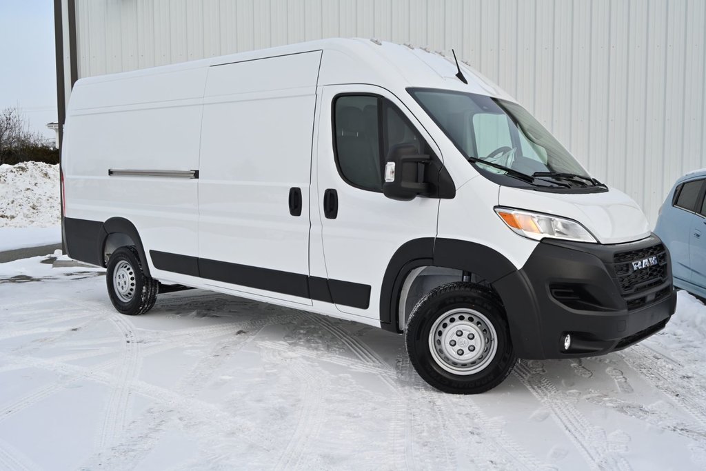 2025 Ram PROMASTER CARGO VAN 3500 TRADESMAN W/ PASS SEAT in Sherbrooke, Quebec - 2 - w1024h768px