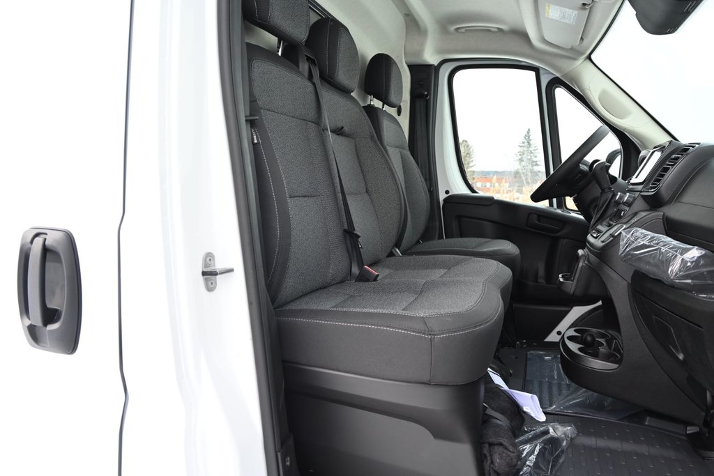 2025 Ram PROMASTER CARGO VAN 3500 TRADESMAN W/ PASS SEAT in Sherbrooke, Quebec - 12 - w1024h768px