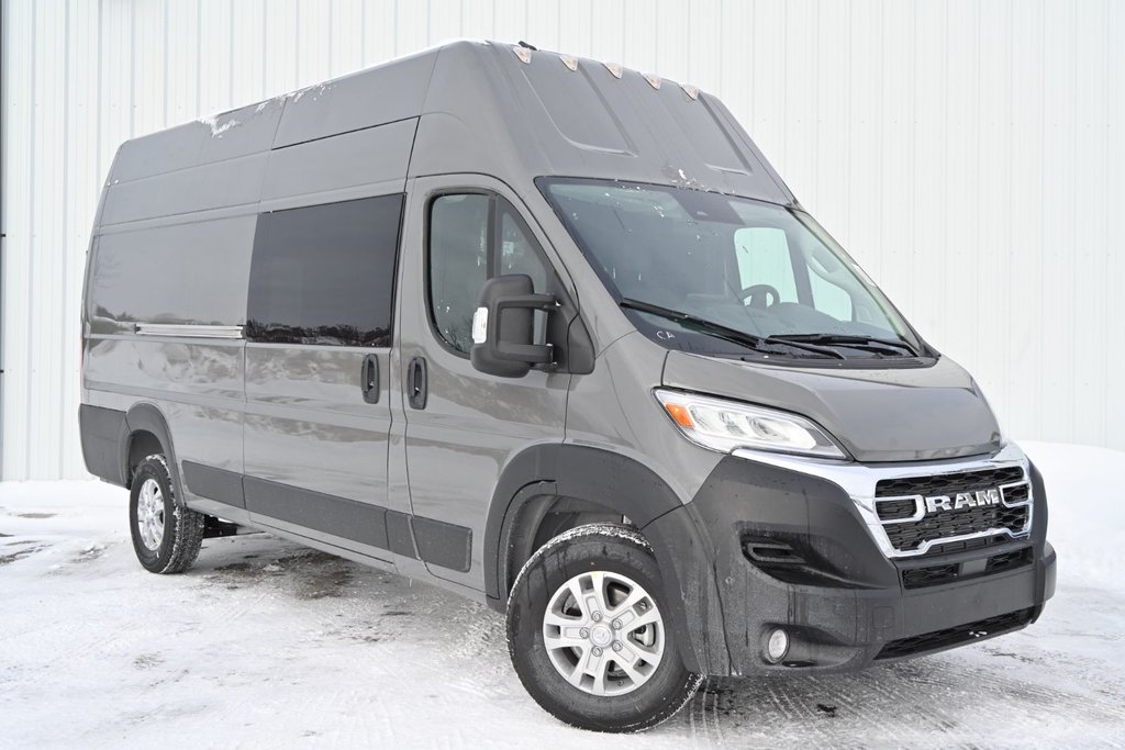 2025 Ram PROMASTER CARGO VAN 3500 SLT in St-Jean-Sur-Richelieu, Quebec - 2 - w1024h768px