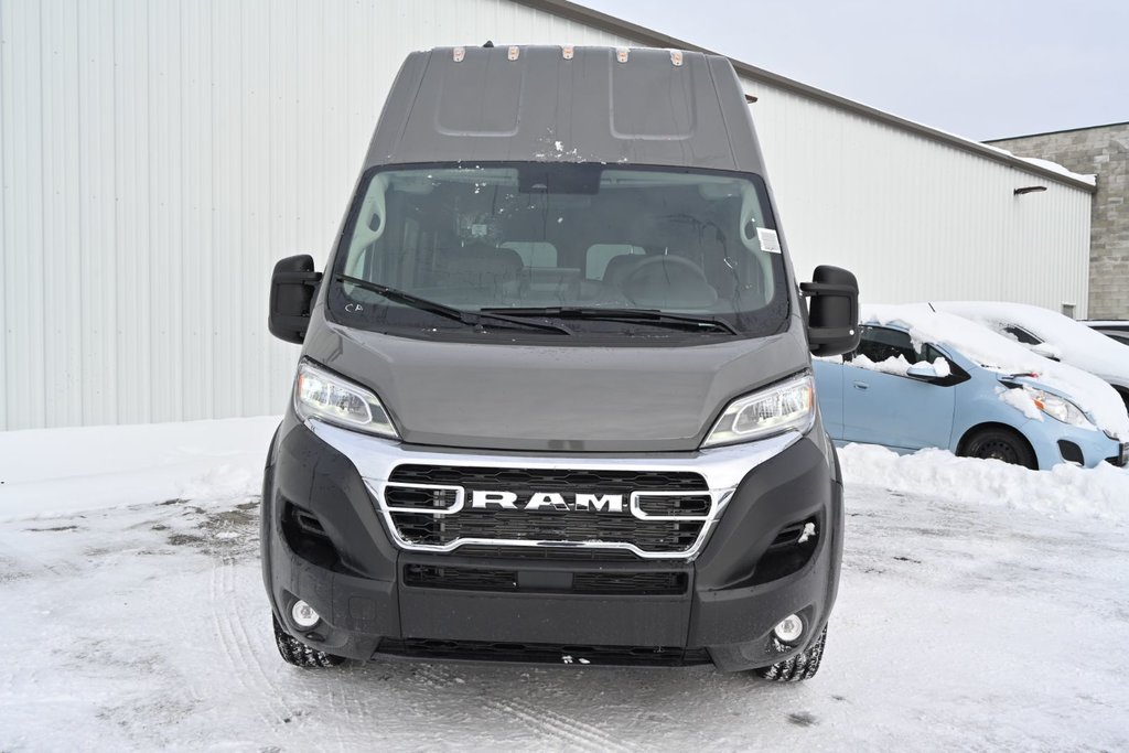 2025 Ram PROMASTER CARGO VAN 3500 SLT in St-Jean-Sur-Richelieu, Quebec - 4 - w1024h768px