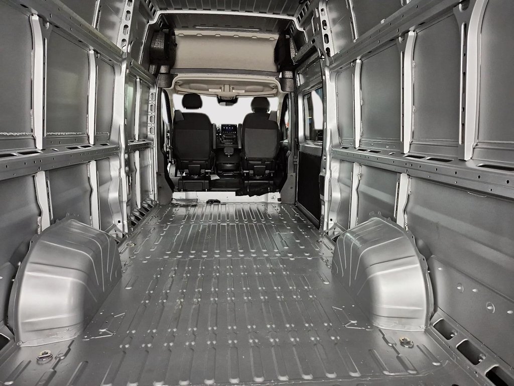 2025 Ram Promaster Cargo Van 3500 SLT in St-Jean-Sur-Richelieu, Quebec - 6 - w1024h768px