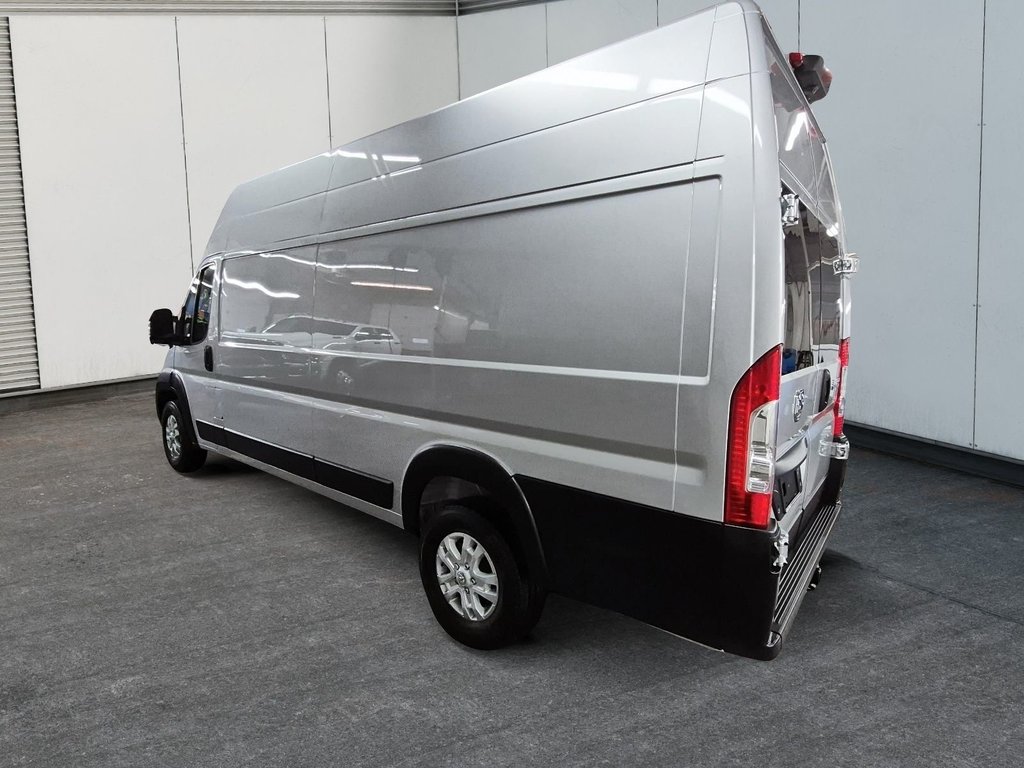 2025 Ram Promaster Cargo Van 3500 SLT in St-Jean-Sur-Richelieu, Quebec - 4 - w1024h768px