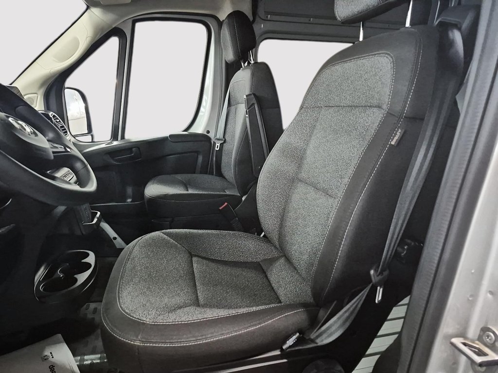 2025 Ram Promaster Cargo Van 3500 SLT in St-Jean-Sur-Richelieu, Quebec - 10 - w1024h768px