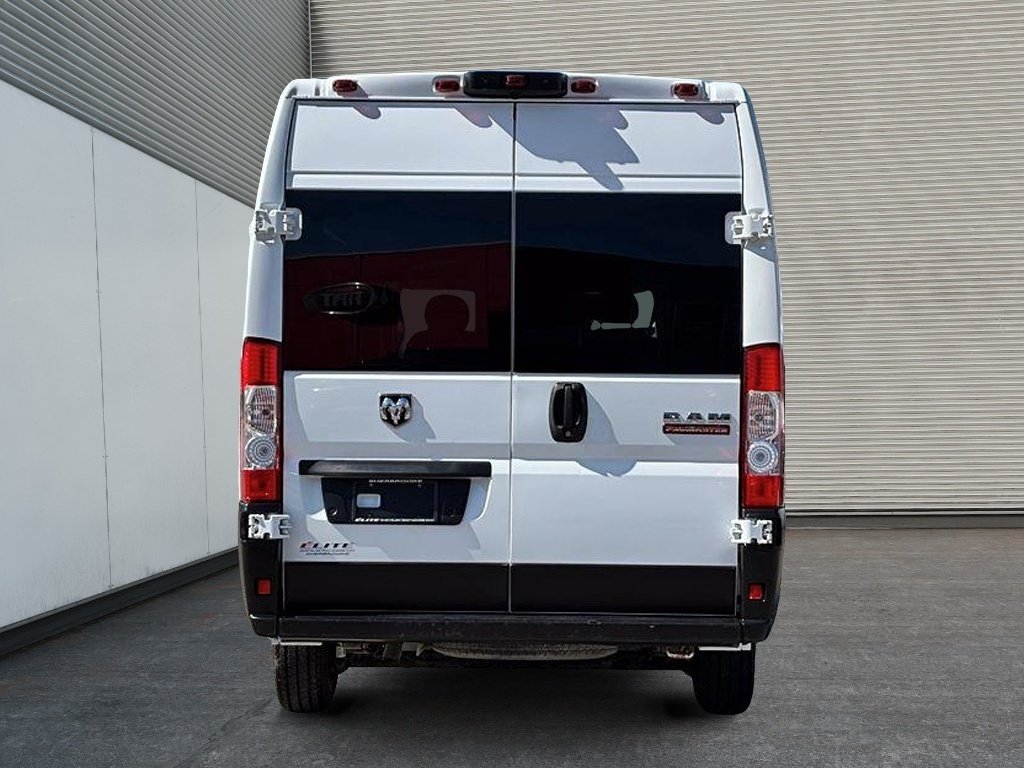 2020 Ram ProMaster Cargo Van 3500 159 WB TOIT ÉLEVÉ // 3 PLACES in Sherbrooke, Quebec - 7 - w1024h768px