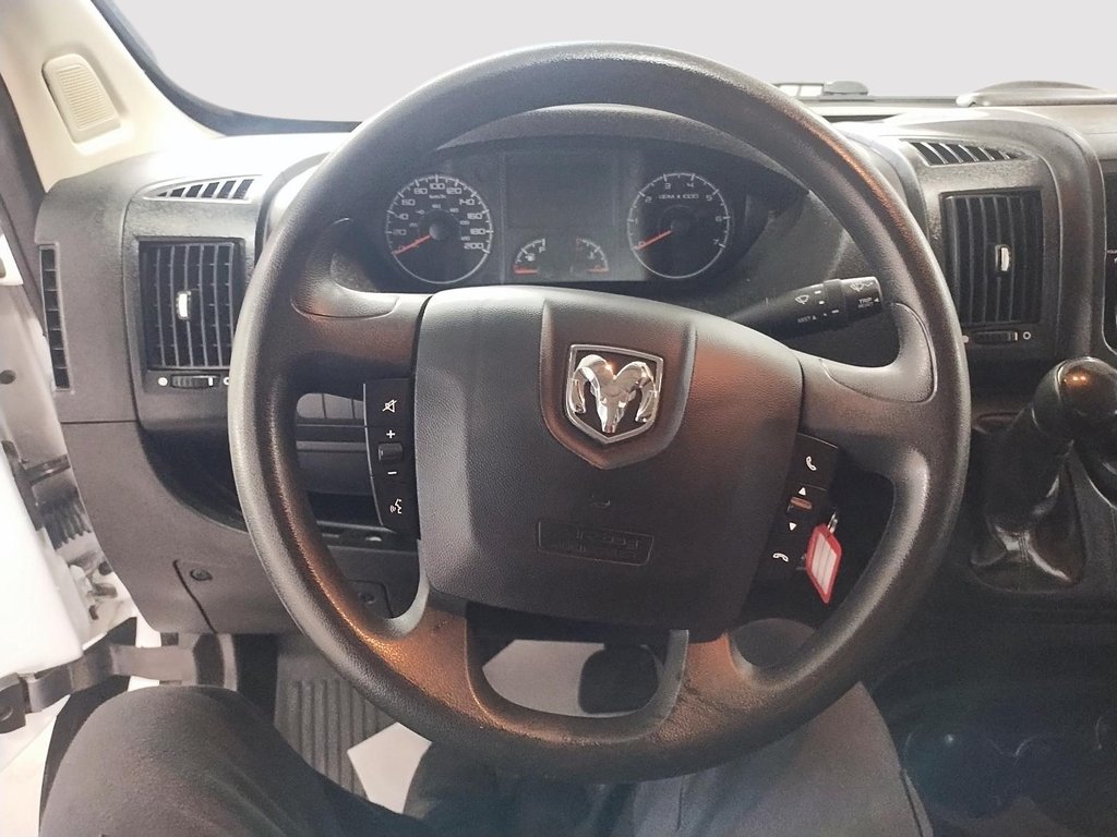 2021 Ram ProMaster Cargo Van 159 WB HIGH ROOF // 3 PLACES // VITRE ARRIÈRE in Sherbrooke, Quebec - 12 - w1024h768px