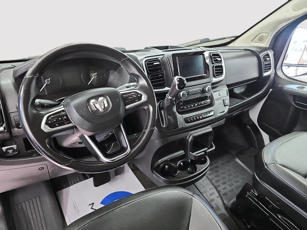 2023 Ram ProMaster Cargo Van 2500 159'' HIGH ROOF // CARPLAY & ANDROID AUTO in Sherbrooke, Quebec - 10 - w1024h768px
