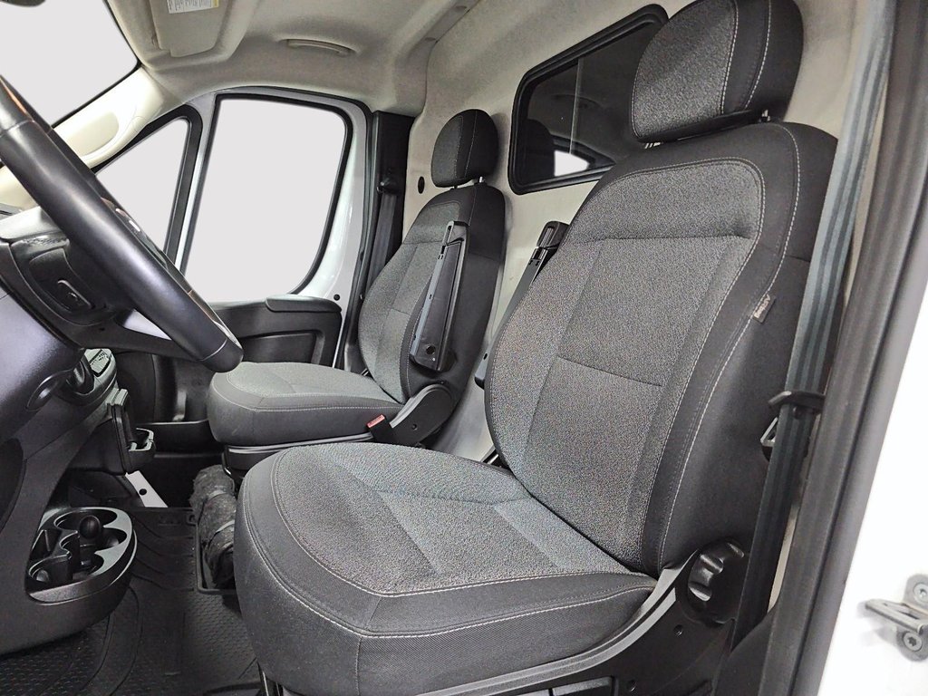2025 Ram ProMaster Cargo Van TRADESMAN // 3500 // HIGH ROOF in Sherbrooke, Quebec - 9 - w1024h768px