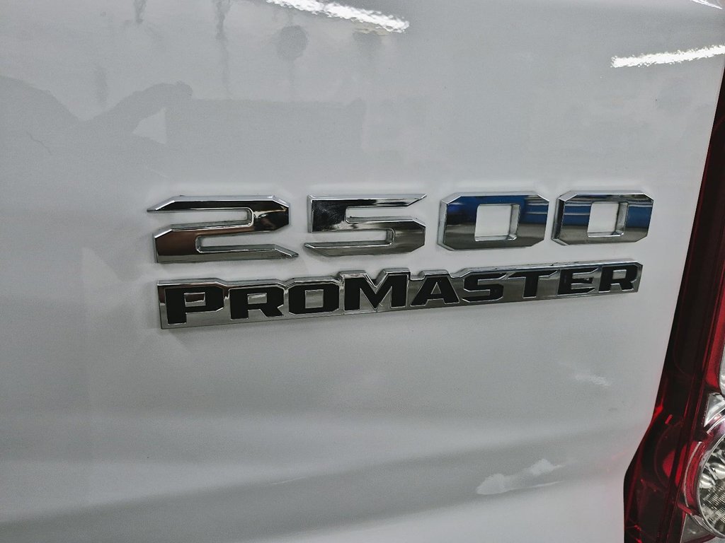 2025 Ram ProMaster Cargo Van TRADESMAN // 2500 // HIGH ROOF in Sherbrooke, Quebec - 6 - w1024h768px