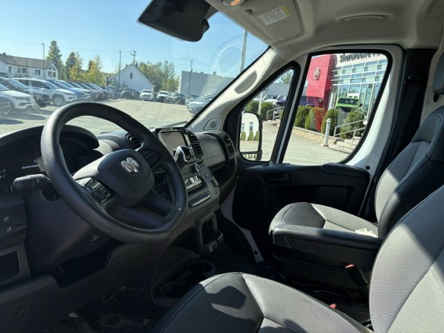 2025 Ram ProMaster Cargo Van TRADESMAN // 2500 // HIGH ROOF in Sherbrooke, Quebec - 11 - w1024h768px