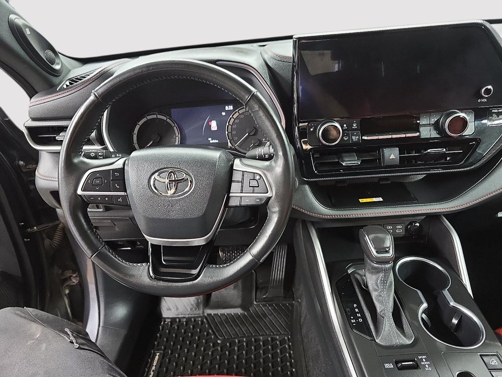 Toyota Highlander XSE / HIGHLANDER / TOYOTA 2024 à Sherbrooke, Québec - 14 - w1024h768px