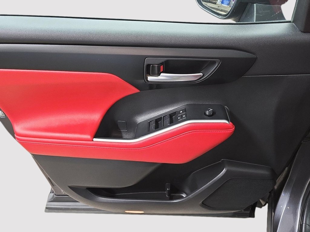 Toyota Highlander XSE / HIGHLANDER / TOYOTA 2024 à Sherbrooke, Québec - 11 - w1024h768px