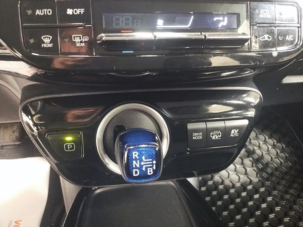 2020 Toyota PRIUS PRIME Hybrid Branchable in Sherbrooke, Quebec - 15 - w1024h768px