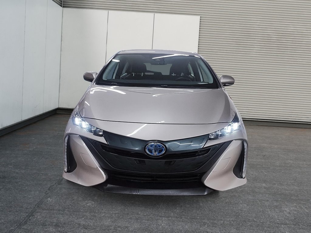 2020 Toyota PRIUS PRIME Hybrid Branchable in Sherbrooke, Quebec - 2 - w1024h768px