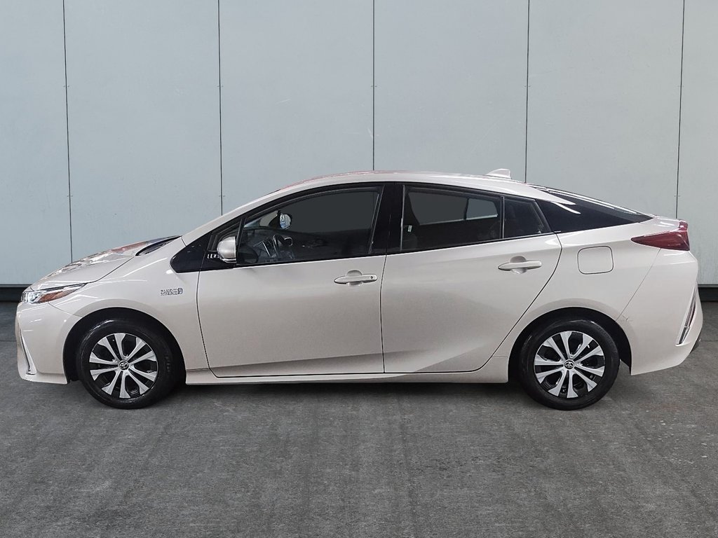 2020 Toyota PRIUS PRIME Hybrid Branchable in Sherbrooke, Quebec - 5 - w1024h768px