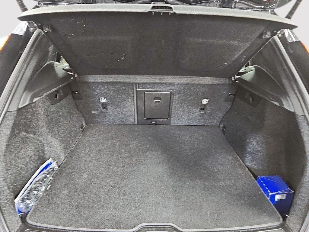 2022 Volvo XC40 R-DESING T5 AWD // TOIT PANORAMIQUE in Sherbrooke, Quebec - 6 - w1024h768px