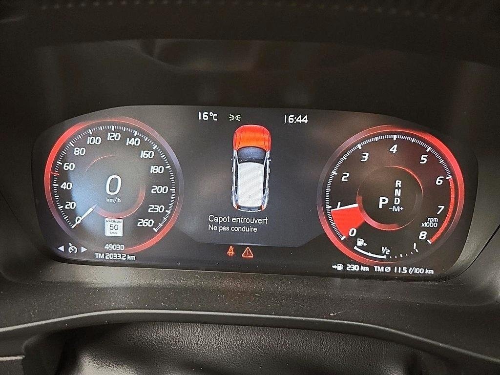 2022 Volvo XC40 R-DESING T5 AWD // TOIT PANORAMIQUE in Sherbrooke, Quebec - 13 - w1024h768px