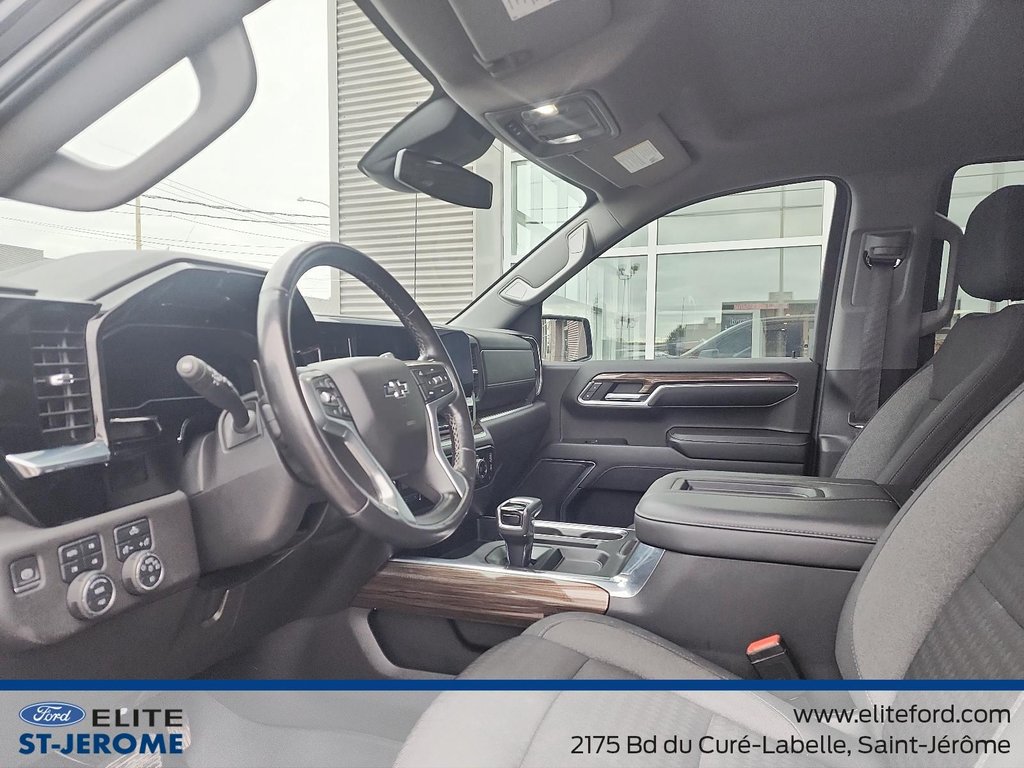 2022 Chevrolet Silverado 1500 LT Trail Boss, V8 6.2L,GPS,CUIR,BANC CHAUFFANT in Charlemagne, Quebec - 11 - w1024h768px