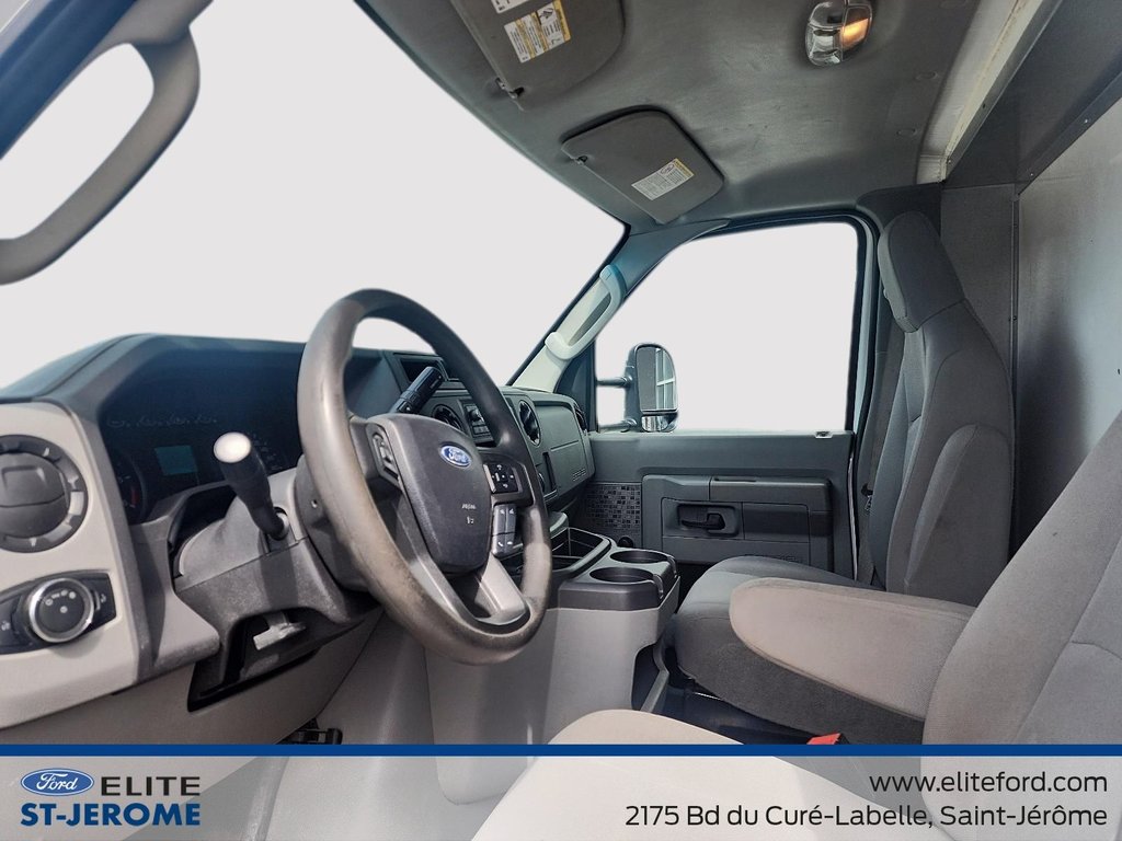 Ford E-Series Cutaway E-450,EMPATTEMENT 176PO,7,3L V8,*INSPECTION FAITE* 2022 à Charlemagne, Québec - 7 - w1024h768px