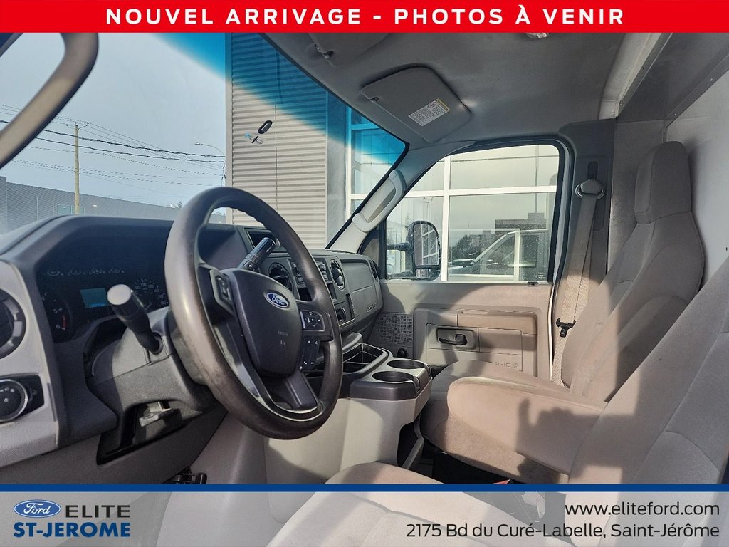2022 Ford E-Series Cutaway E-450,EMPATTEMENT 176PO,7,3L V8,*INSPECTION FAITE* in Charlemagne, Quebec - 4 - w1024h768px
