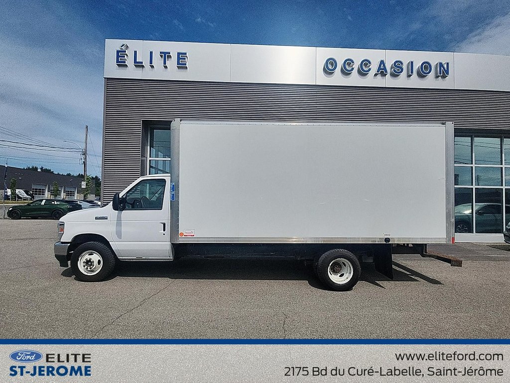 Ford E-Series Cutaway E-450,EMPATTEMENT 176PO,7,3L V8,*INSPECTION FAITE* 2022 à Charlemagne, Québec - 3 - w1024h768px