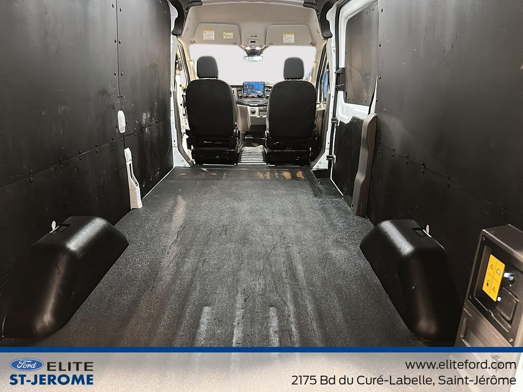 2023 Ford E-Transit Cargo Van BLANC in Charlemagne, Quebec - 25 - w1024h768px