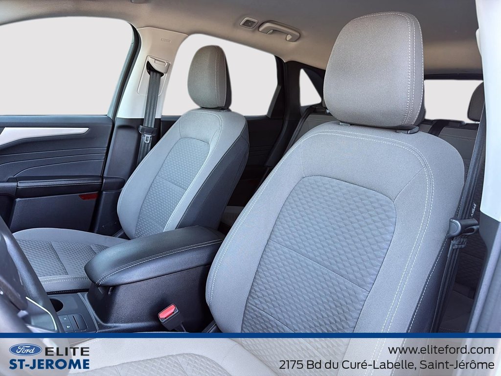 2022 Ford Escape SE , AWD, SIGES CHAUFFANTS, ANGLES MORTS, APPLE CA in Charlemagne, Quebec - 8 - w1024h768px