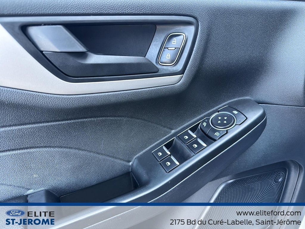 2022 Ford Escape SE , AWD, SIGES CHAUFFANTS, ANGLES MORTS, APPLE CA in Charlemagne, Quebec - 10 - w1024h768px
