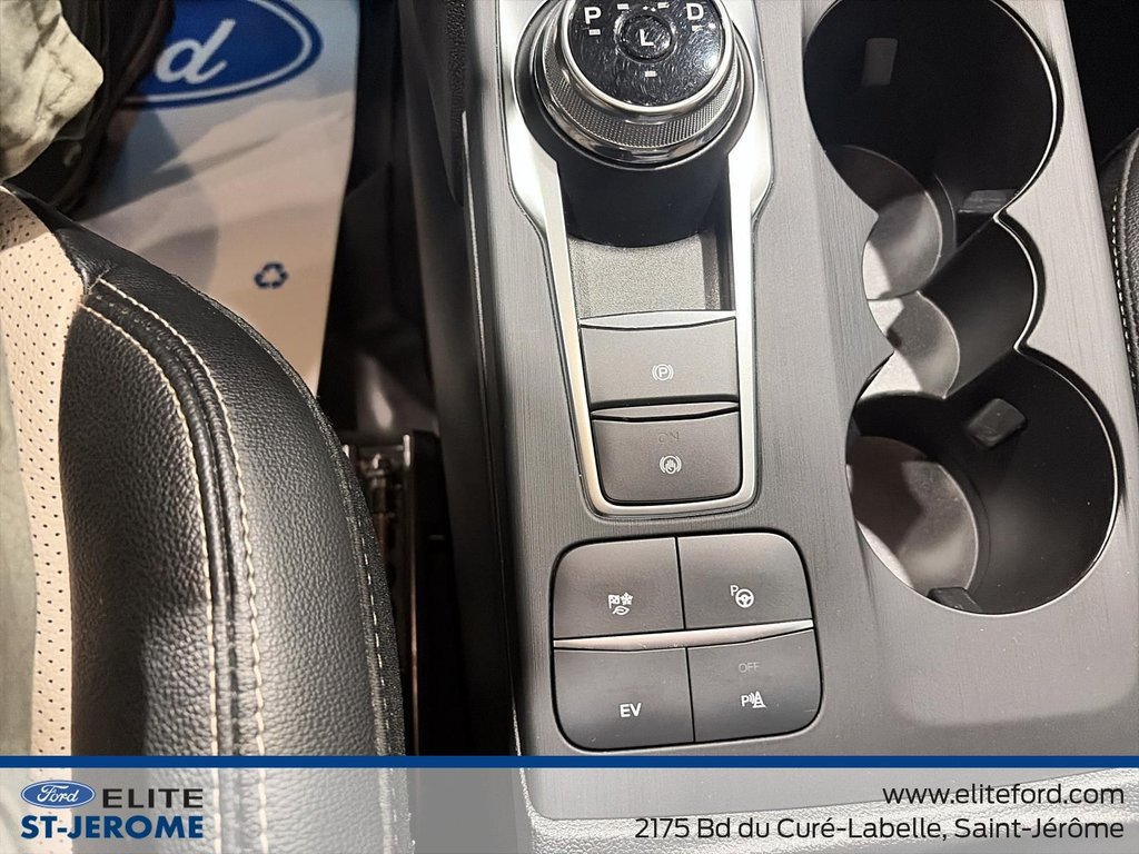 2022 Ford Escape Titanium Plug-In Hybrid in Charlemagne, Quebec - 25 - w1024h768px
