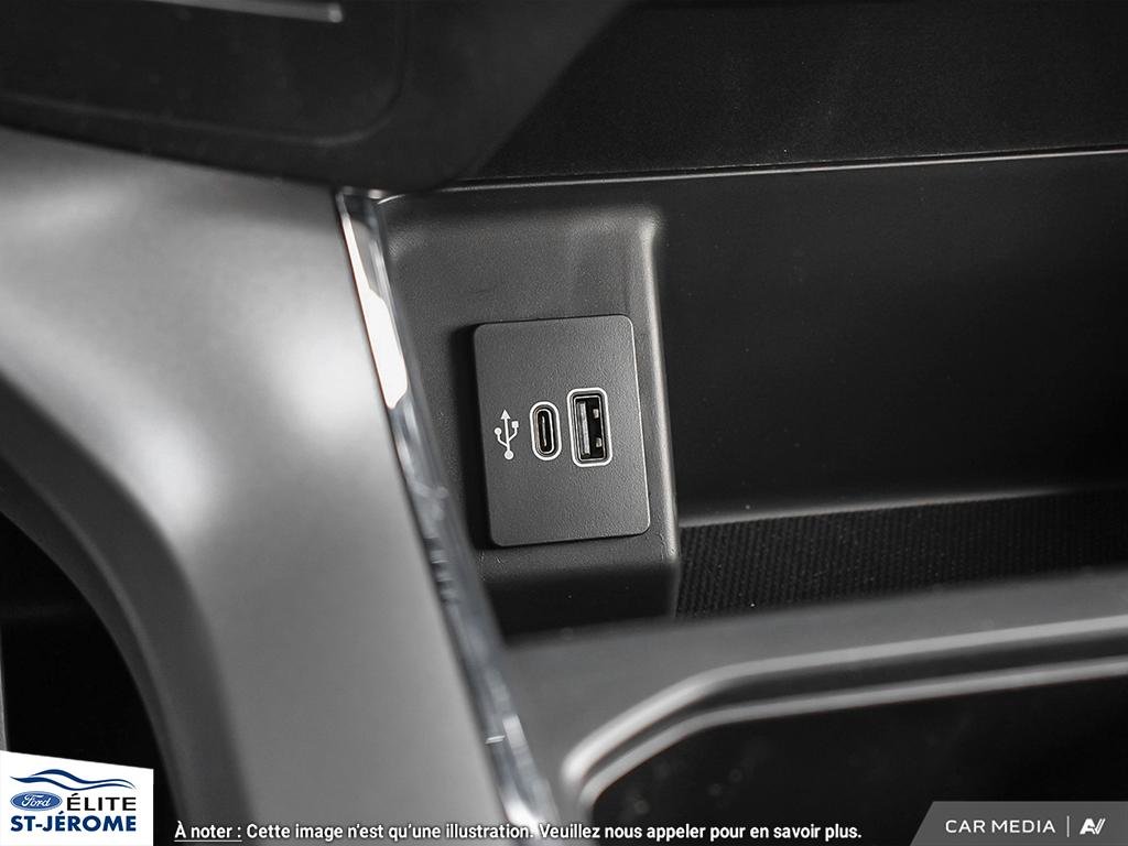 2025 Ford F-150 Lightning XLT in Charlemagne, Quebec - 26 - w1024h768px