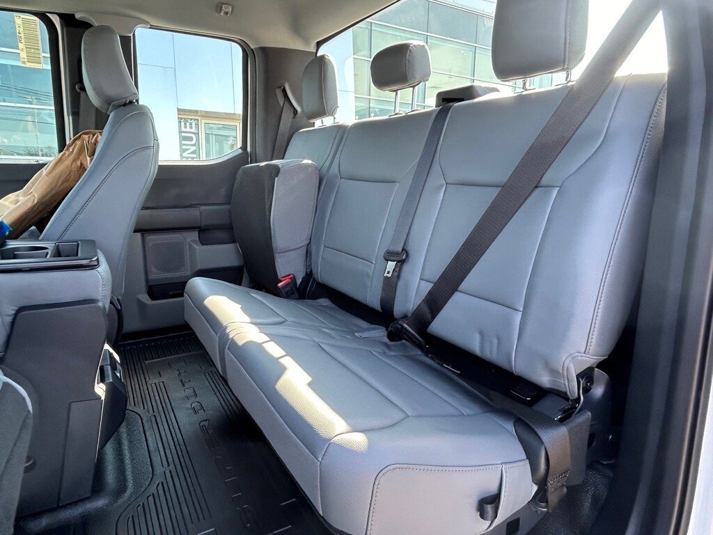 Ford F-350 SRW CHASSIS CAB XL 2024 à Charlemagne, Québec - 6 - w1024h768px