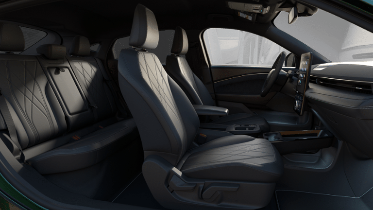 2025 Ford Mustang Mach-E Select in Charlemagne, Quebec - 6 - w1024h768px