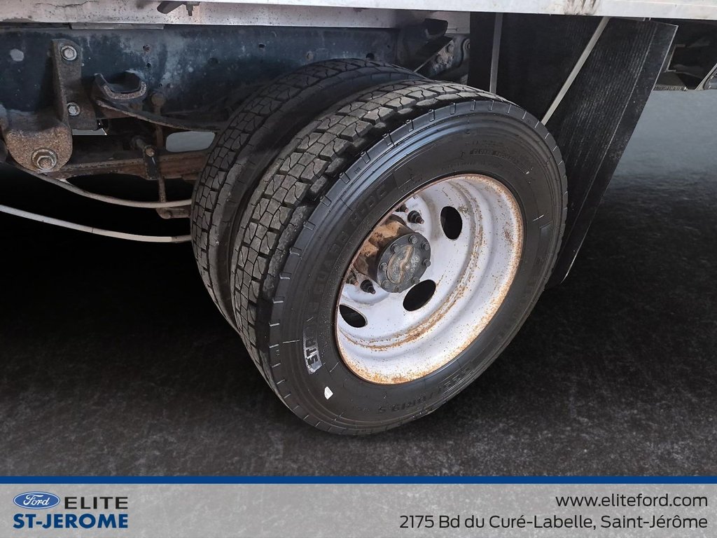 2022 Ford Super Duty F-550 DRW F-550SD,XLT, Diesel 6.7L,Dompeur in Charlemagne, Quebec - 15 - w1024h768px