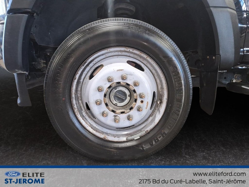 2022 Ford Super Duty F-550 DRW F-550SD,XLT, Diesel 6.7L,Dompeur in Charlemagne, Quebec - 13 - w1024h768px