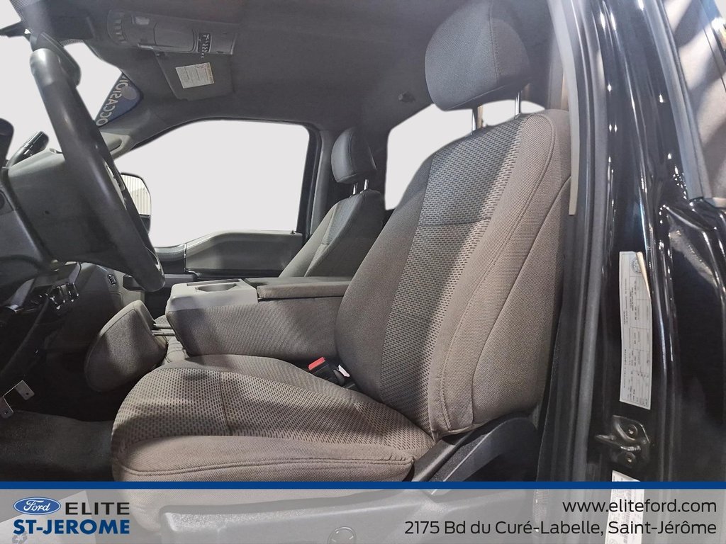 2022 Ford Super Duty F-550 DRW F-550SD,XLT, Diesel 6.7L,Dompeur in Charlemagne, Quebec - 18 - w1024h768px