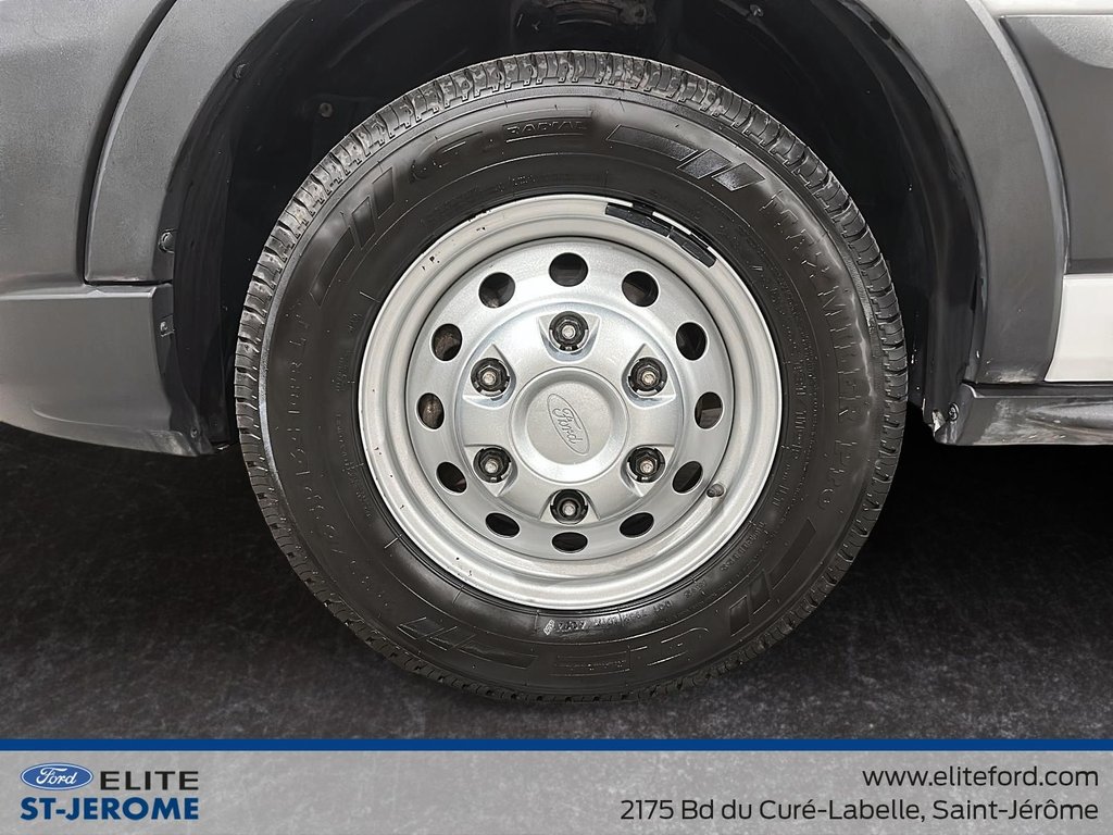 Ford Transit Cargo Van T-250  AWD TOIT MOYEN, 148PO, CRUISE CONTROLE, ENS 2023 à Charlemagne, Québec - 11 - w1024h768px