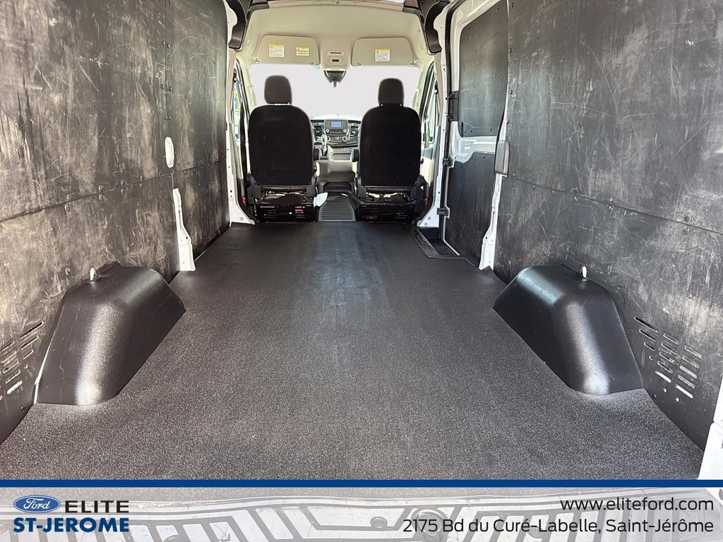Ford Transit Cargo Van T-250  AWD TOIT MOYEN, 148PO, CRUISE CONTROLE, ENS 2023 à Charlemagne, Québec - 15 - w1024h768px
