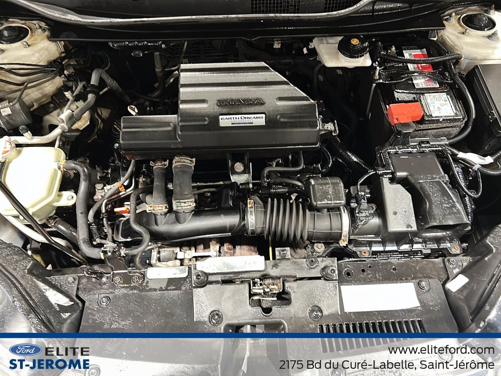 2017 Honda CR-V Touring in Charlemagne, Quebec - 15 - w1024h768px