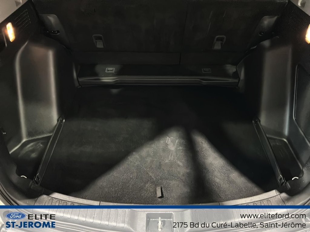 2017 Honda CR-V Touring in Charlemagne, Quebec - 11 - w1024h768px