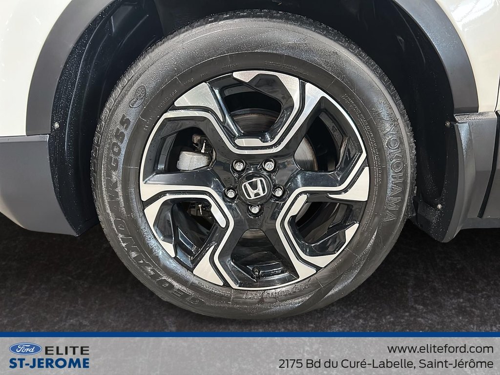 2017 Honda CR-V Touring in Charlemagne, Quebec - 13 - w1024h768px